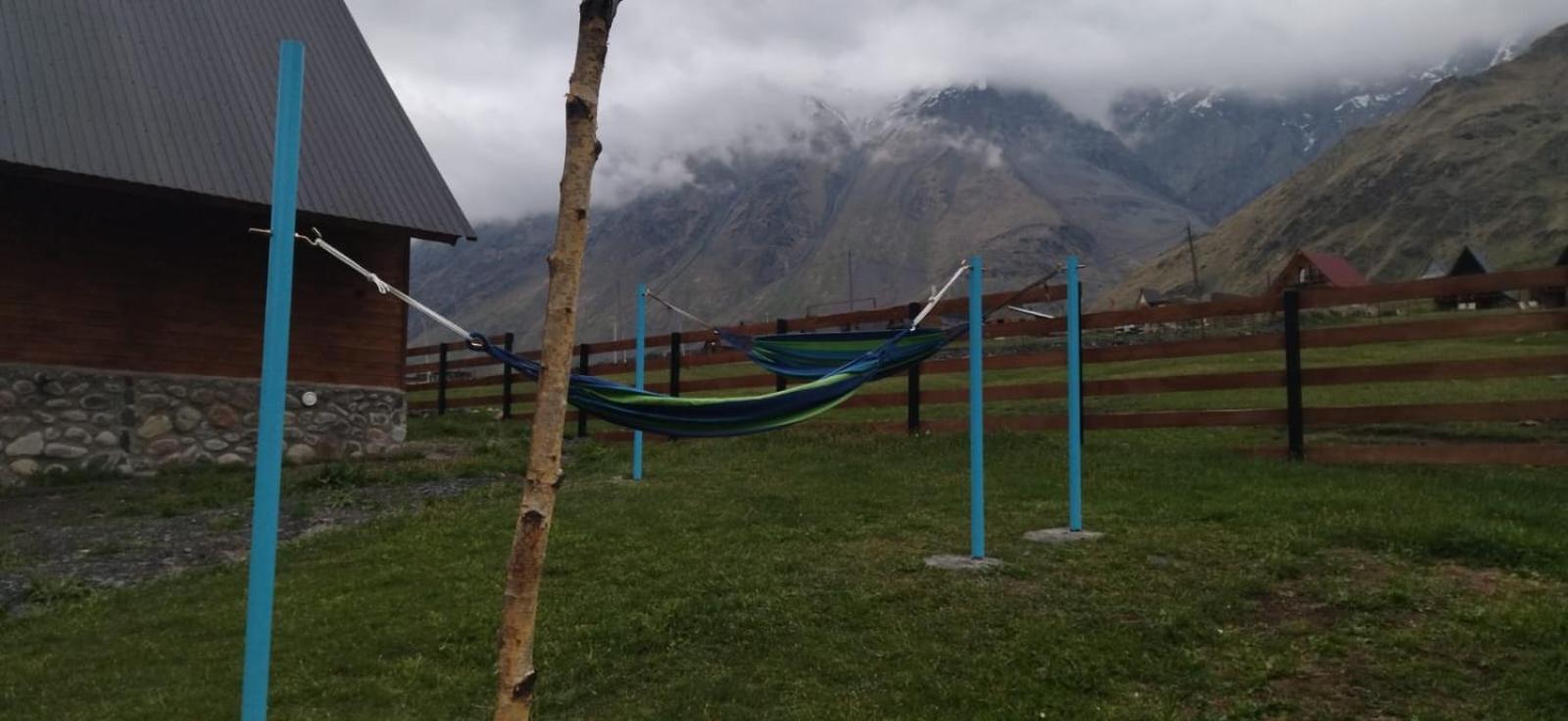 Cliffside Cottage Kazbegi Stepantsminda Exterior foto